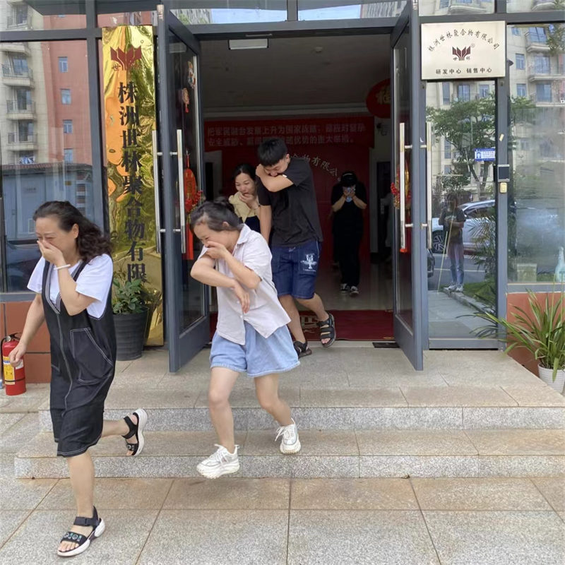 vȫ(g)(g)(hu)(yng)zI(y)eБ(yng)Cݾ